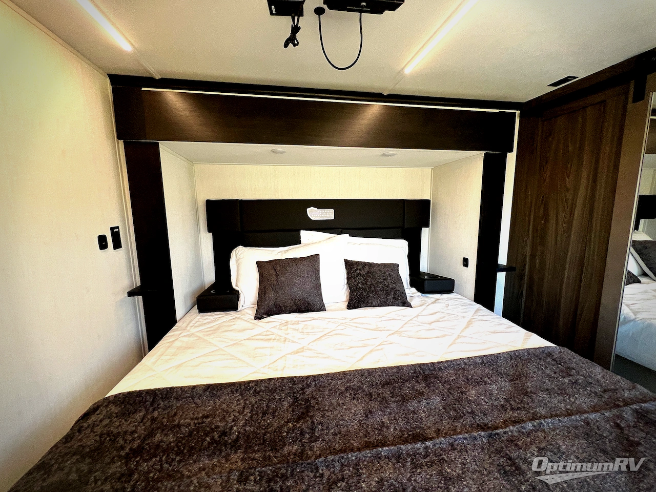 2026 Forest River Cherokee Rogue Armored 4015 Photo 18