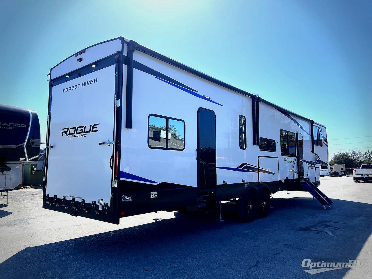 2026 Forest River Cherokee Rogue Armored 4015 Photo 3