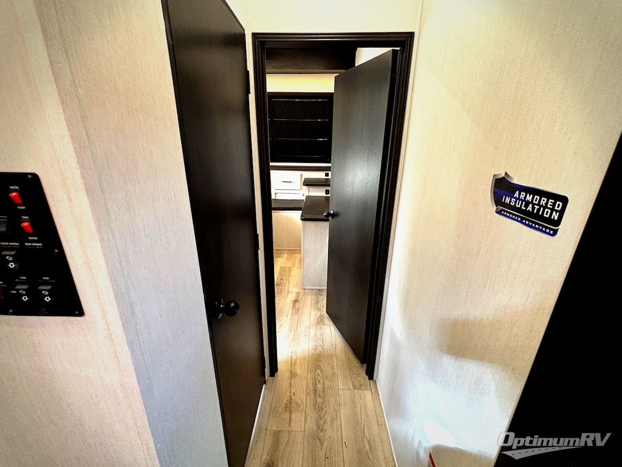 2026 Forest River Cherokee Rogue Armored 32L132 Photo 7