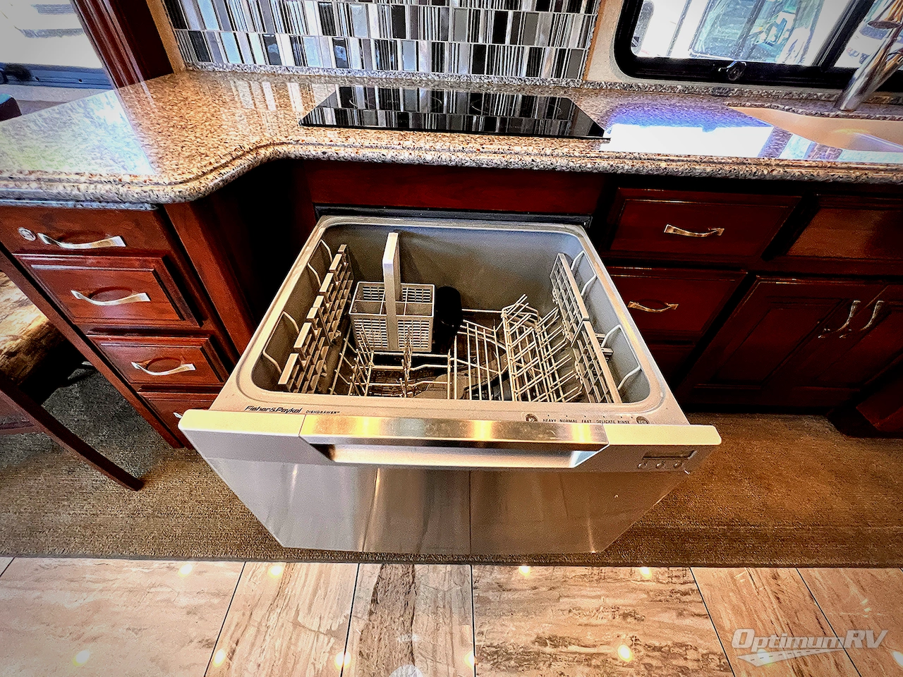 2017 Fleetwood Discovery 39F Photo 13