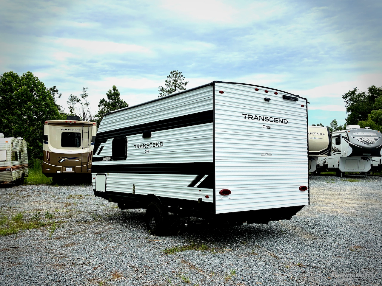2026 Grand Design Transcend One 151RB Photo 3
