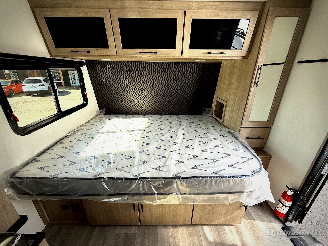 2026 Grand Design Imagine AIM 16MLA Photo 9