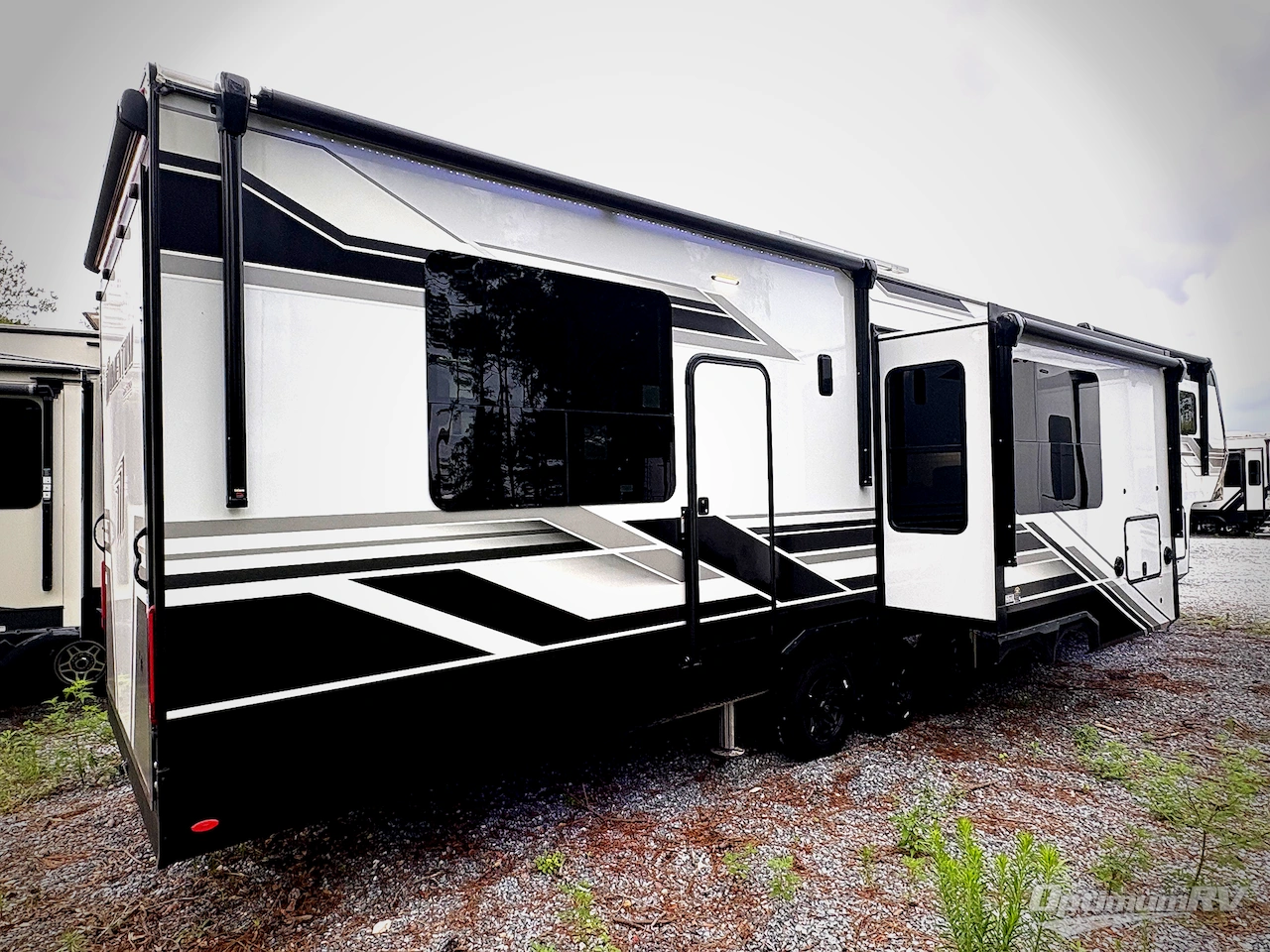 2025 Grand Design Momentum M-Class 414M Photo 2