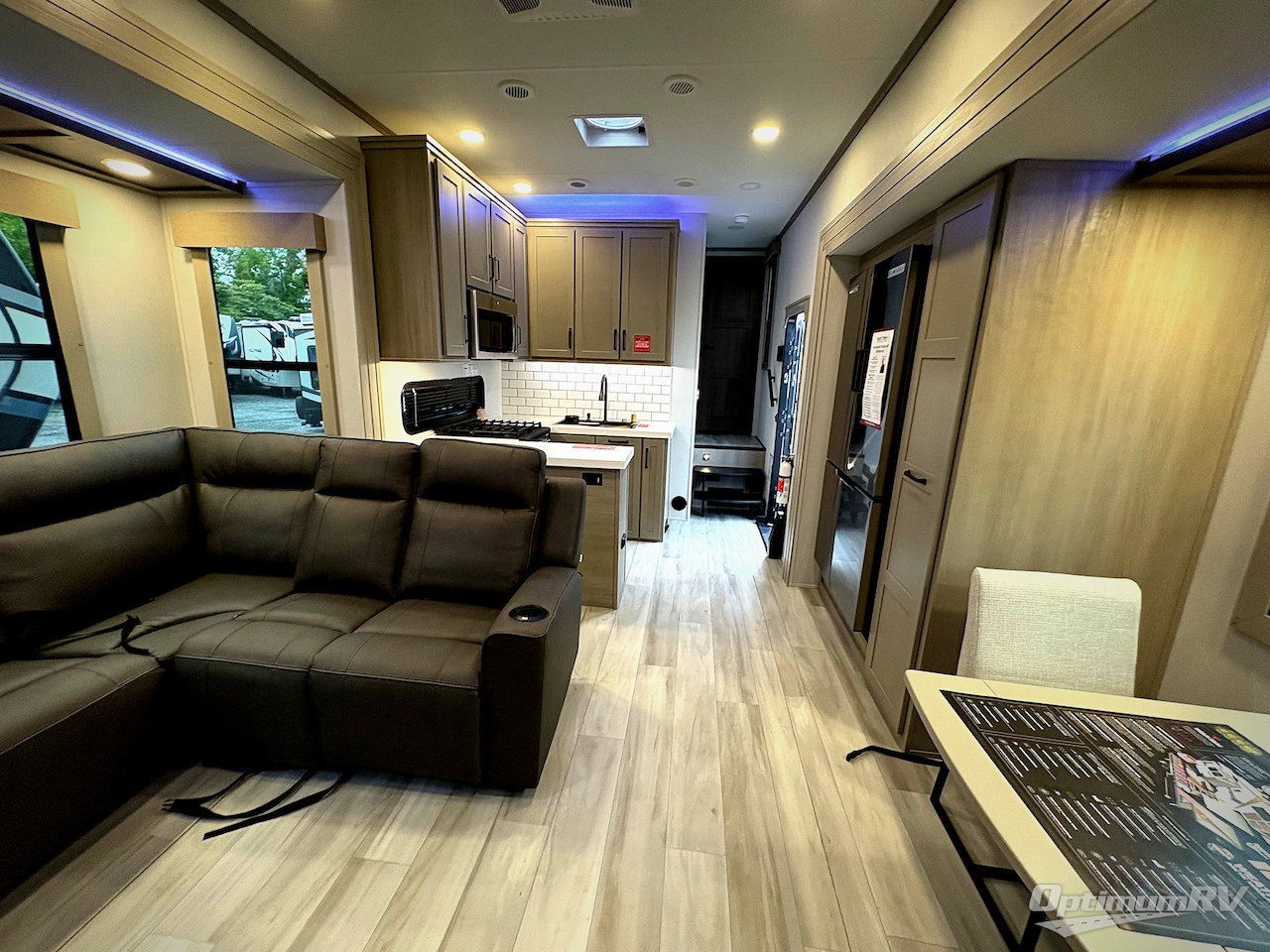 2025 Grand Design Momentum M-Class 414M Photo 6