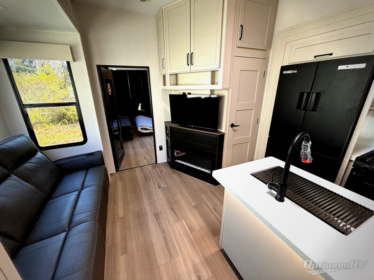 2026 Grand Design Momentum G-Class 350G Photo 4