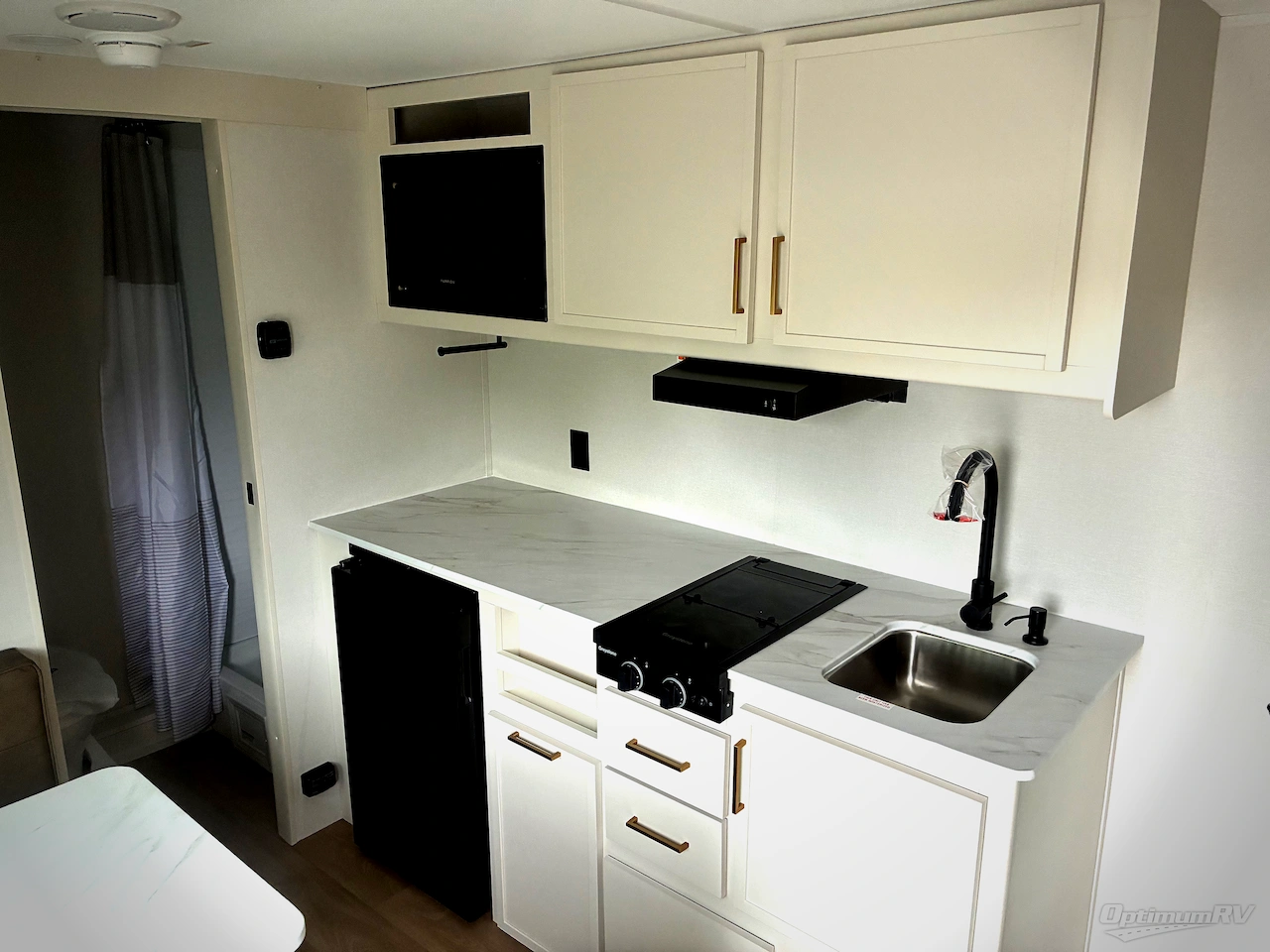 2026 Grand Design Transcend One 151RB Photo 5