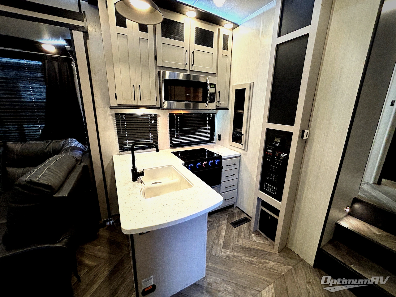 2023 Heartland Torque 350 Photo 6