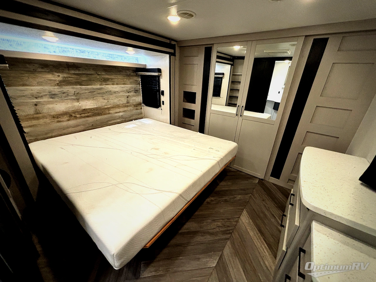2023 Heartland Torque 350 Photo 8