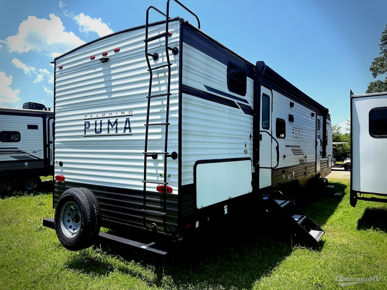 2023 Palomino Puma 28BHSS Photo 2