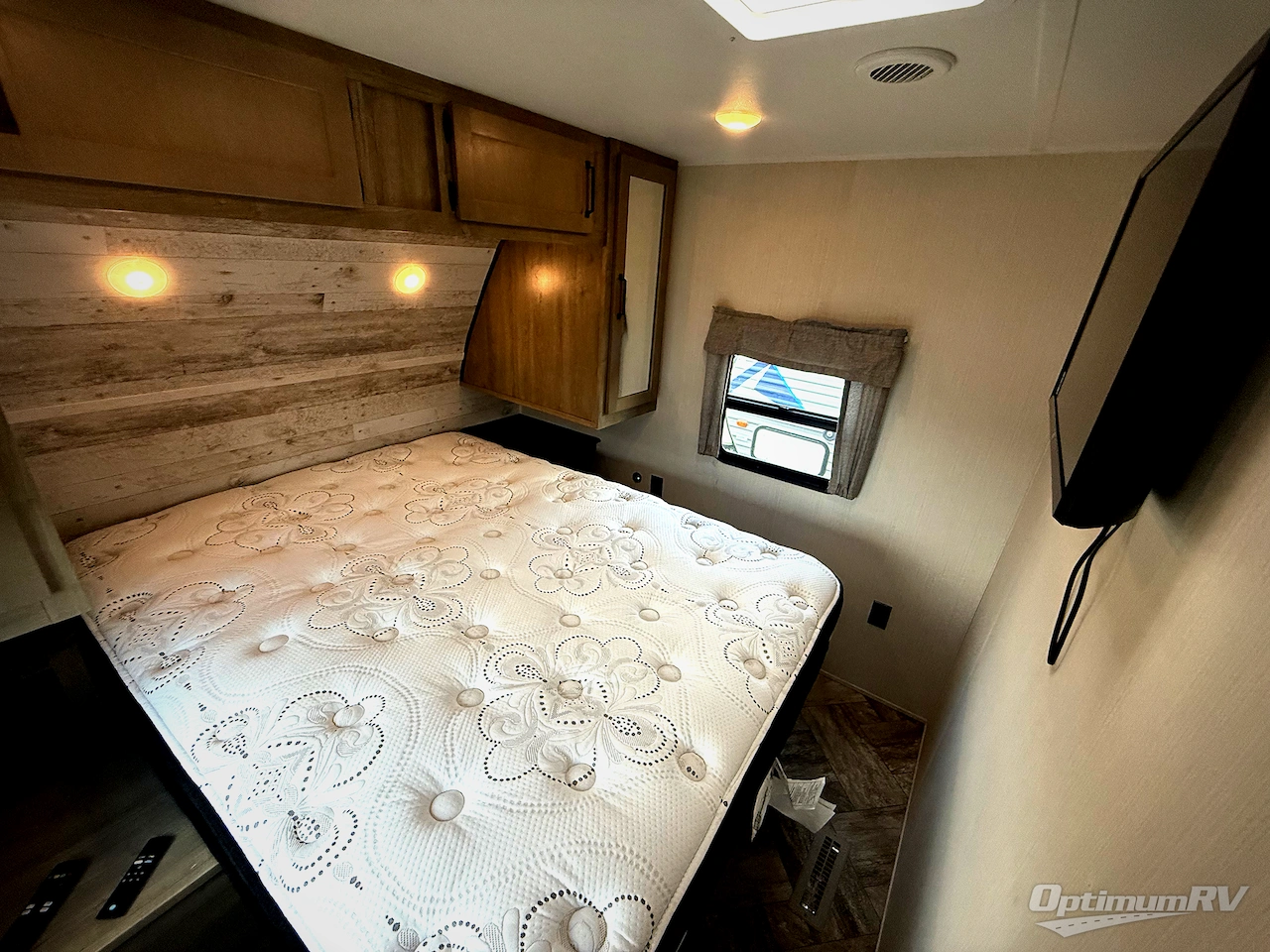 2023 Palomino Puma 28BHSS Photo 17