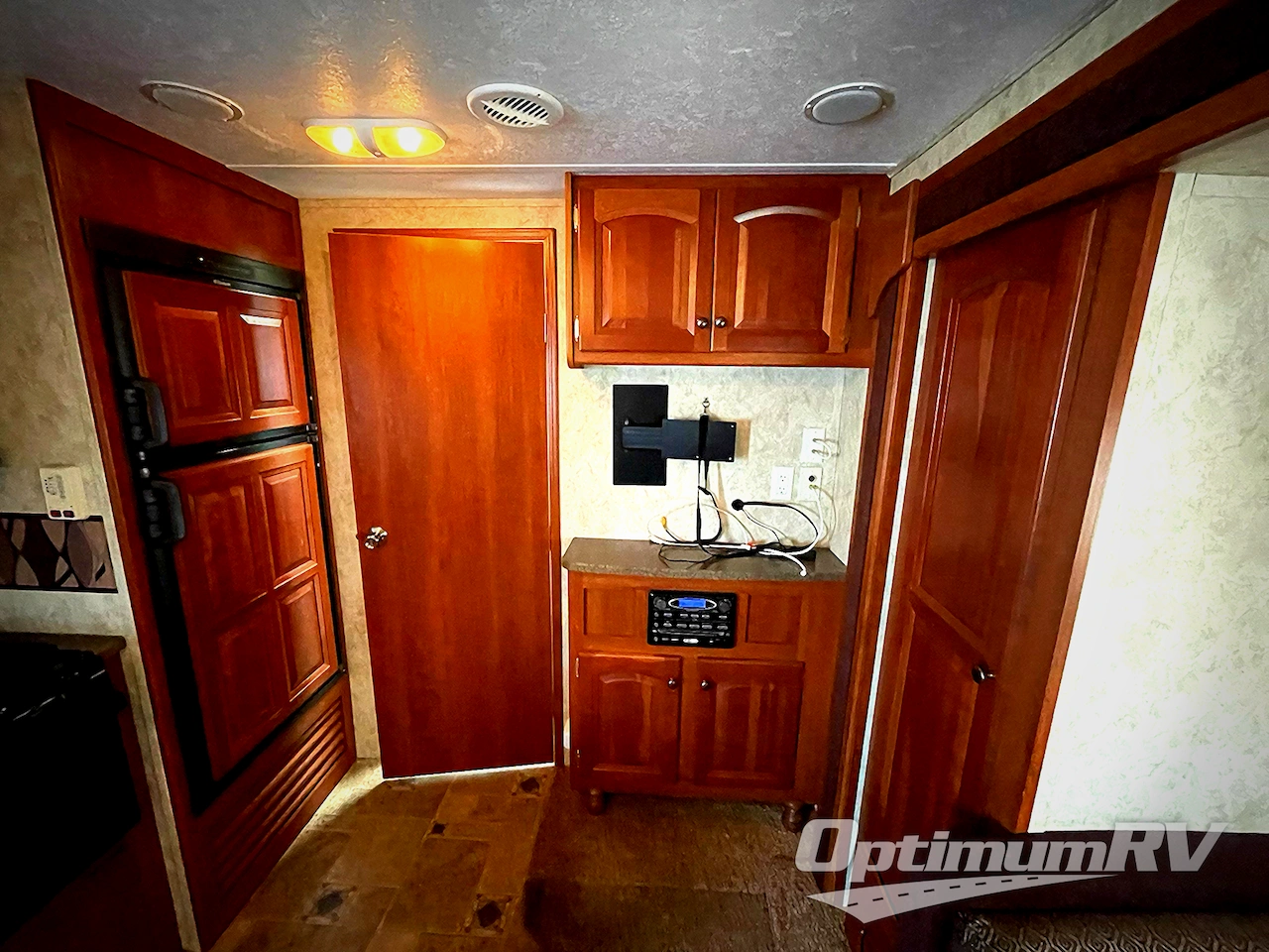 2010 Keystone Cougar X-Lite 26BRS Photo 11