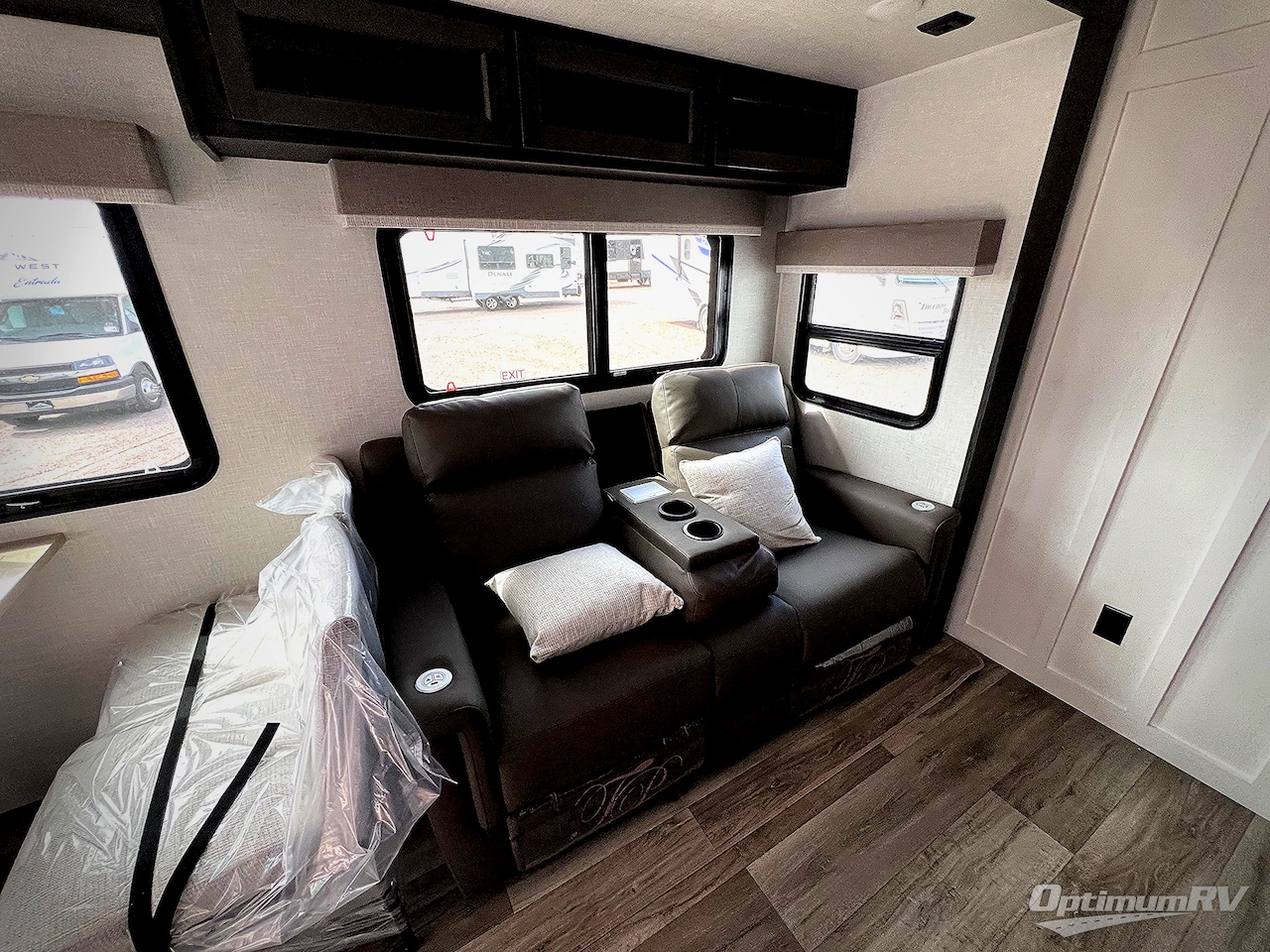 2025 Venture SportTrek Touring Edition STTF354VBH Photo 12