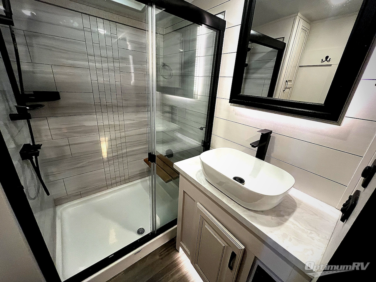 2024 Jayco North Point 377RLBH Photo 24