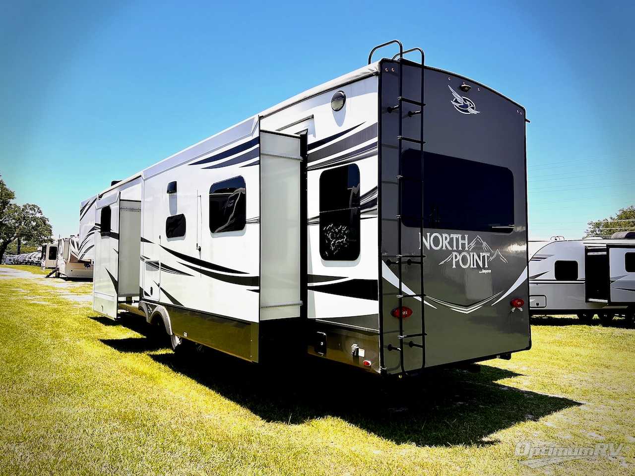 2020 Jayco North Point 377RLBH Photo 2
