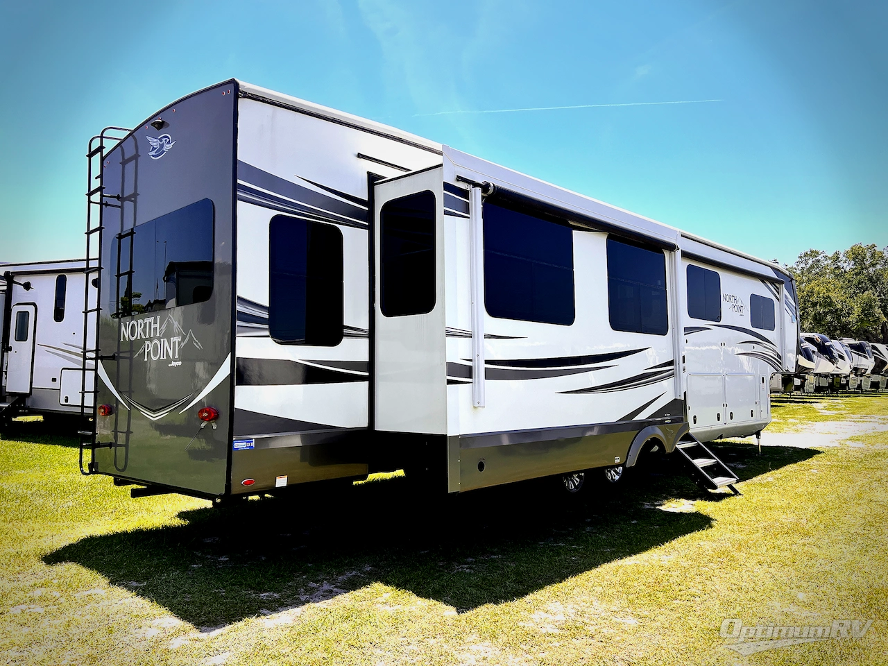 2020 Jayco North Point 377RLBH Photo 3