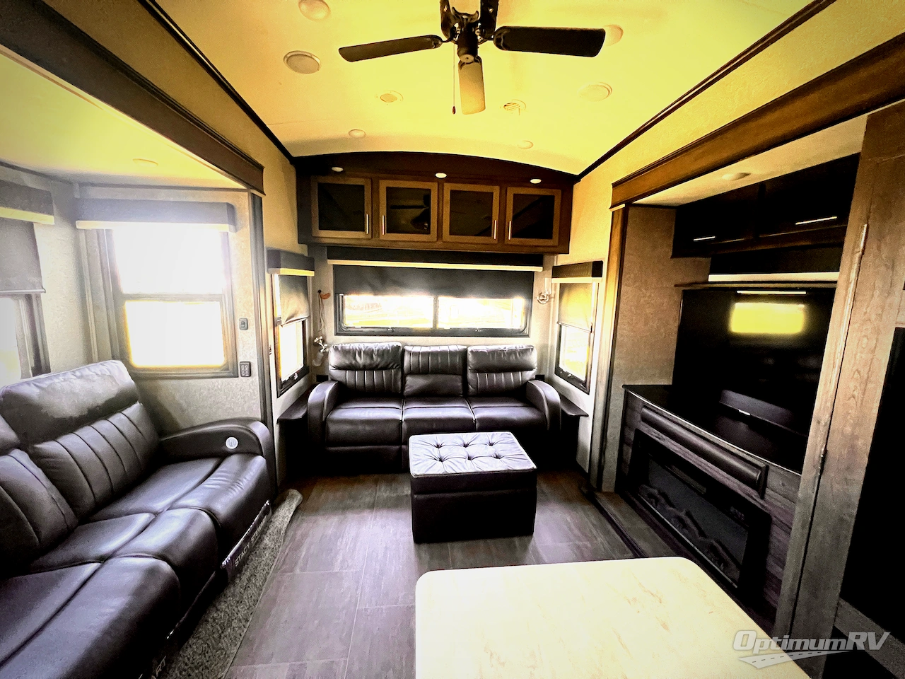 2020 Jayco North Point 377RLBH Photo 6