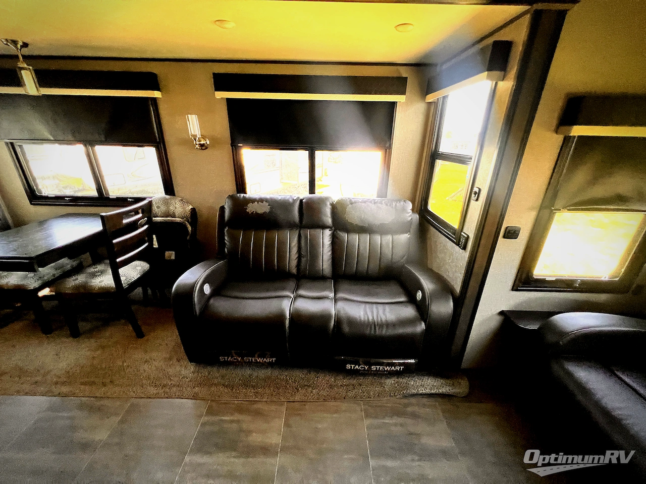 2020 Jayco North Point 377RLBH Photo 9