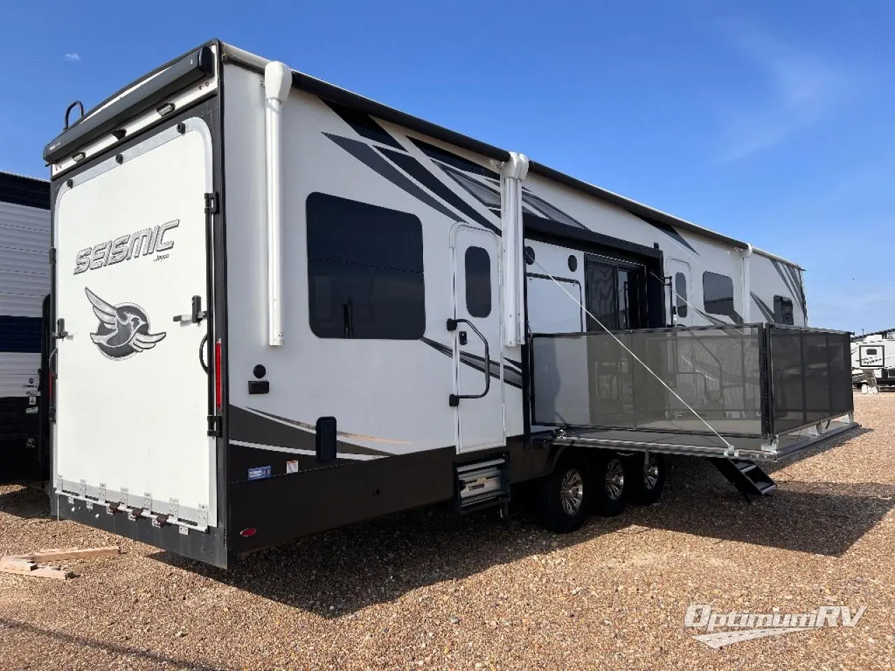 2021 Jayco Seismic 4113 Photo 2