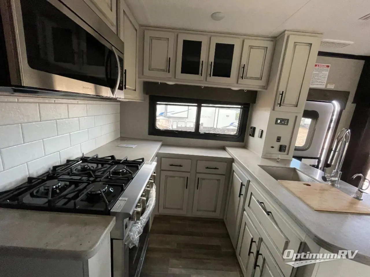 2021 Jayco Seismic 4113 Photo 8