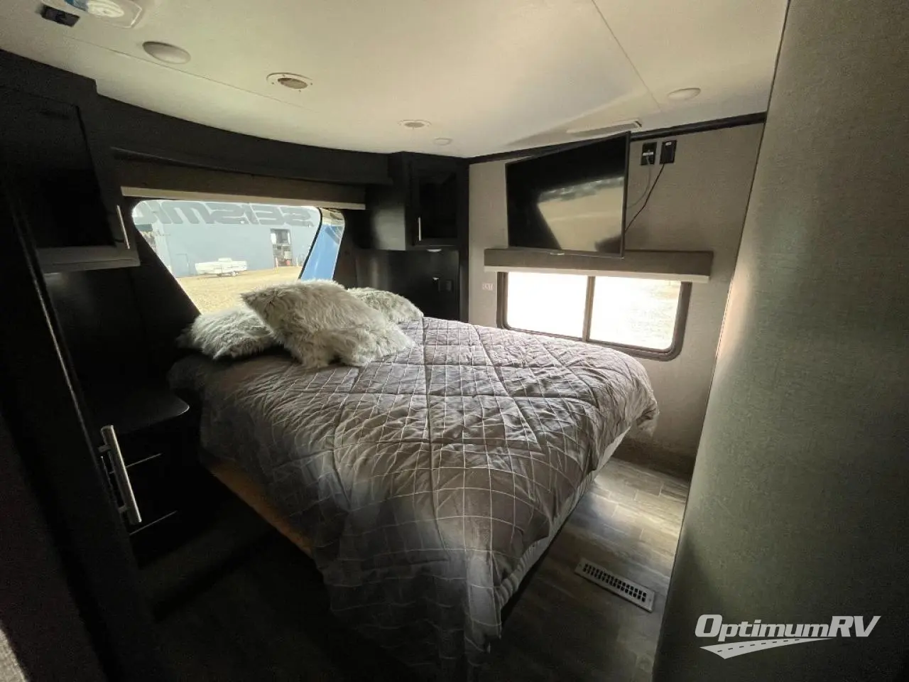 2021 Jayco Seismic 4113 Photo 9