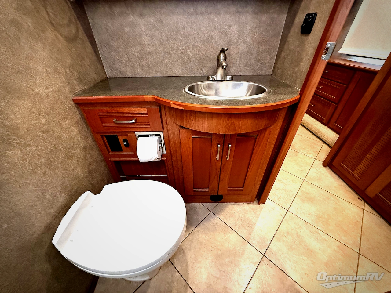 2016 Winnebago Forza 36G Photo 15