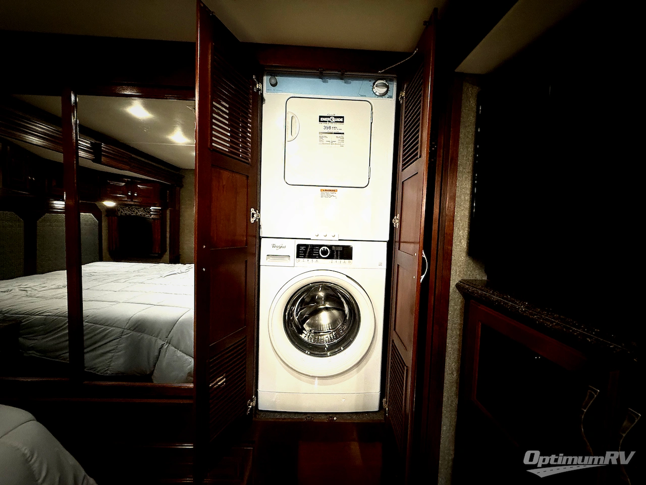 2018 Fleetwood Discovery 39F Photo 22