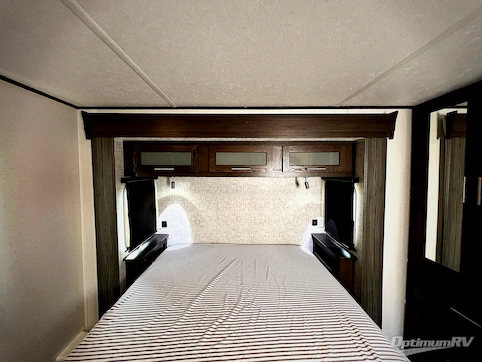 2019 Forest River Salem Villa Series 4092BFL Estate RV Photo 4
