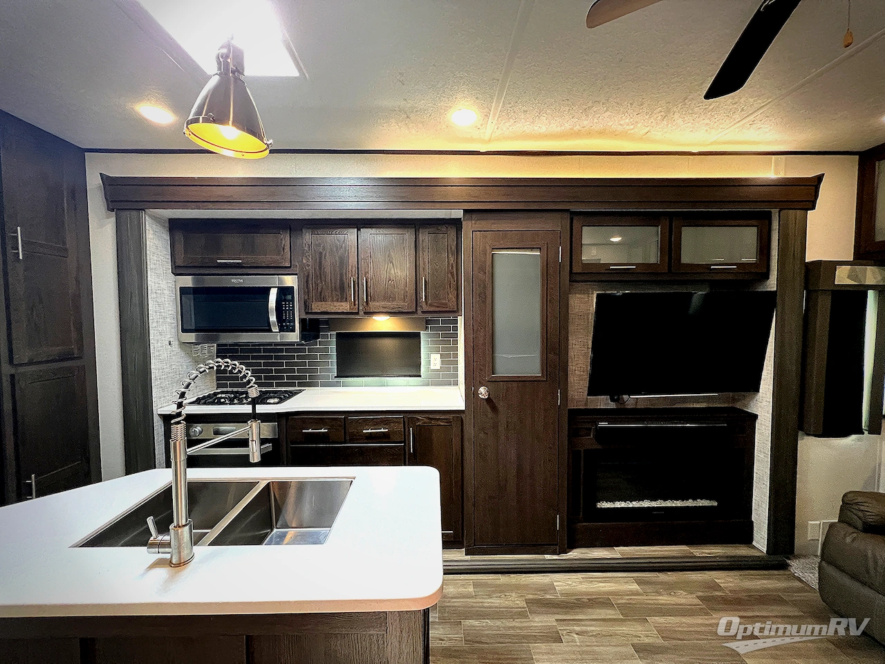 2019 Forest River Salem Villa Series 4092BFL Estate Photo 4