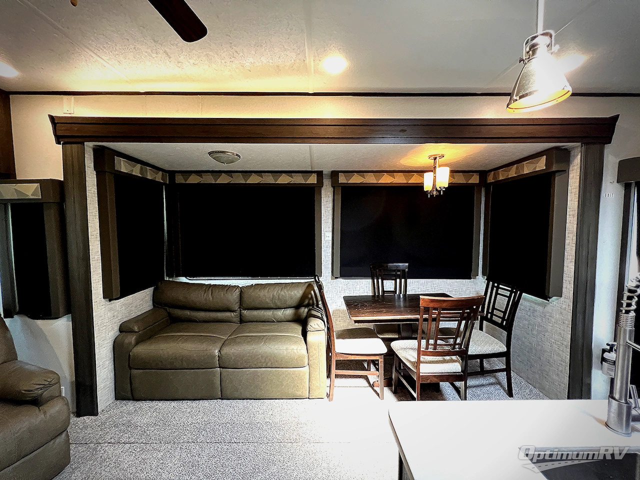 2019 Forest River Salem Villa Series 4092BFL Estate Photo 5