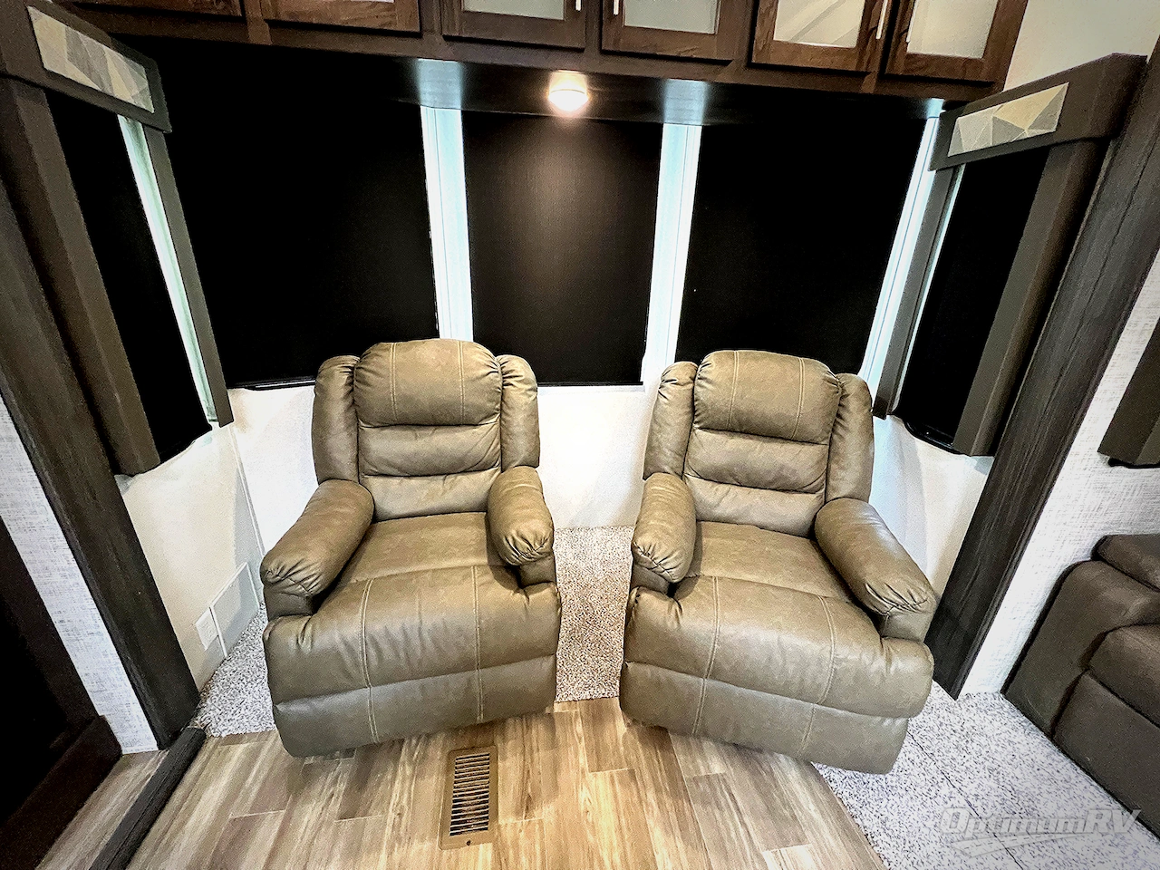 2019 Forest River Salem Villa Series 4092BFL Estate Photo 6