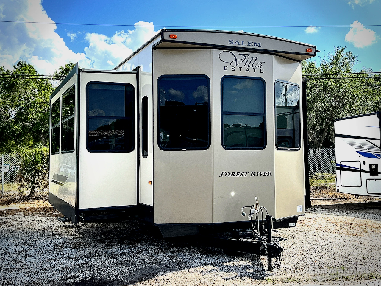 2019 Forest River Salem Villa Series 4092BFL Estate Photo 1