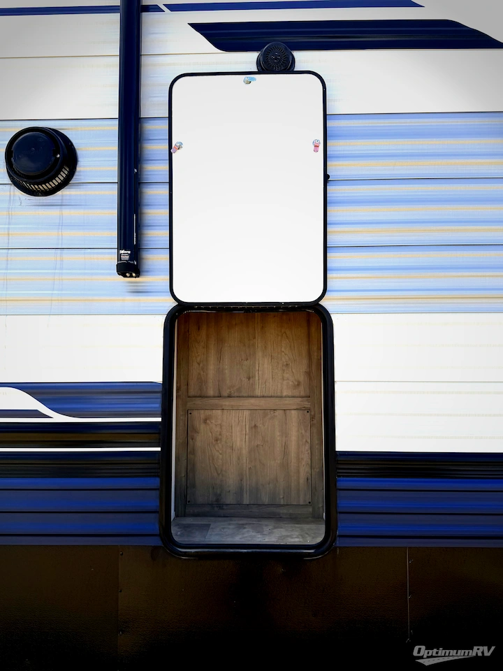 2025 Palomino Puma Destination 429LFT Photo 5