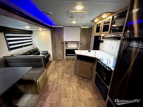 2021 Forest River Cherokee Alpha Wolf 26DBHL RV Photo 2