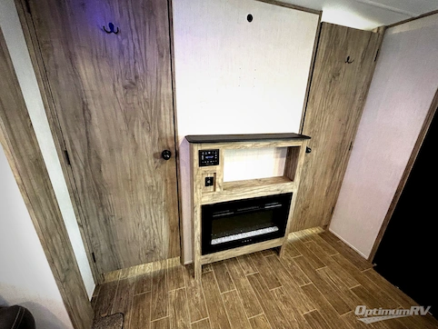 2021 Forest River Cherokee Alpha Wolf 26DBHL RV Photo 2