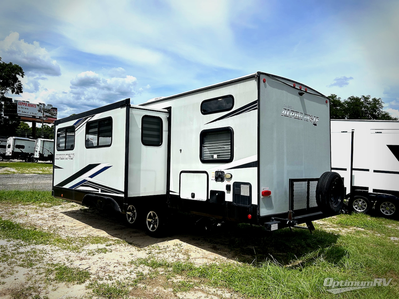 2021 Forest River Cherokee Alpha Wolf 26DBHL Photo 18