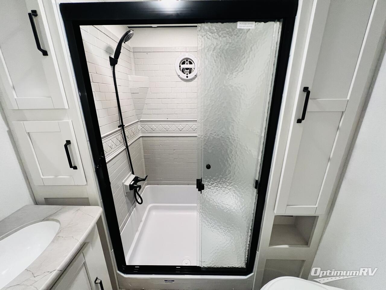 2025 Palomino Puma Destination 401RLFT Photo 15