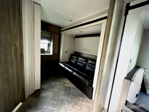 2022 Palomino Puma 25BHFQ RV Photo 3
