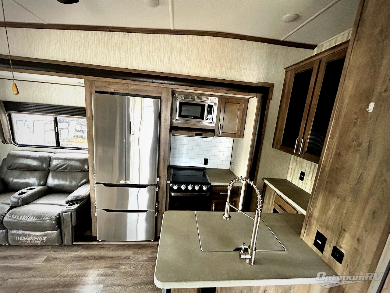 2019 Forest River Sabre 30RLT Photo 9