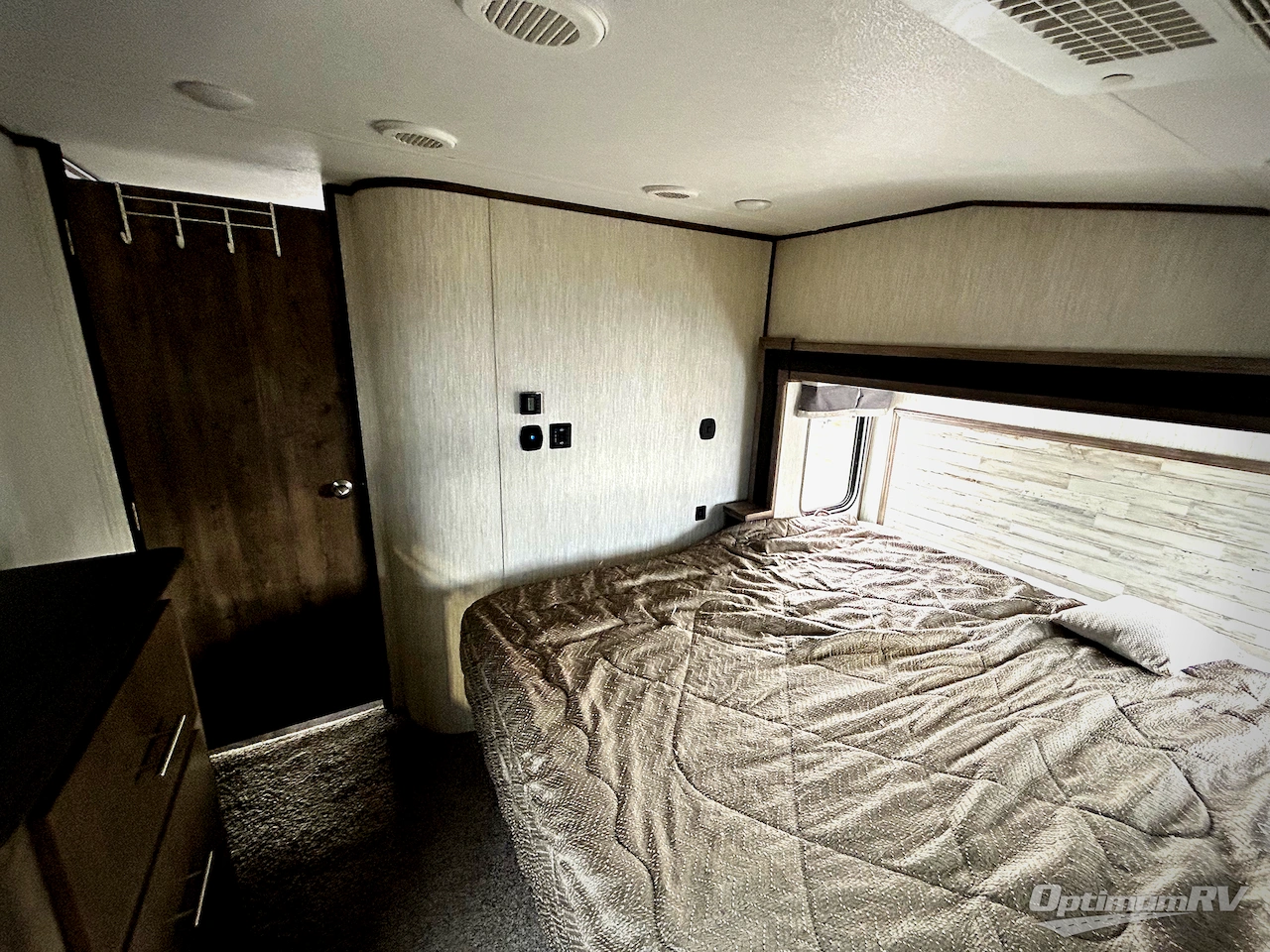 2019 Forest River Sabre 30RLT Photo 13