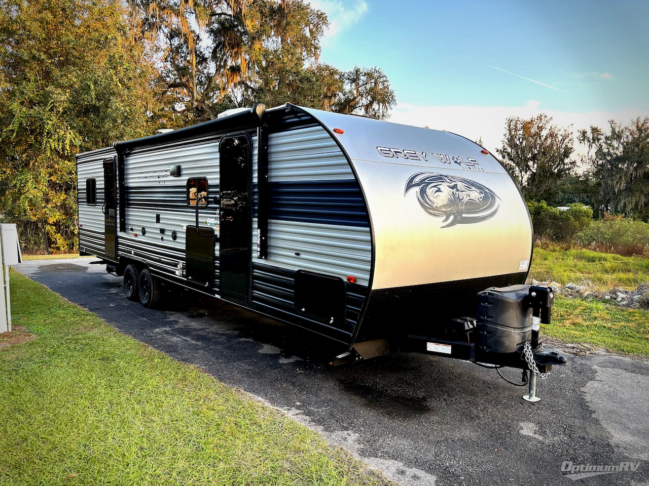 2022 Forest River Cherokee Grey Wolf 27RR Photo 2