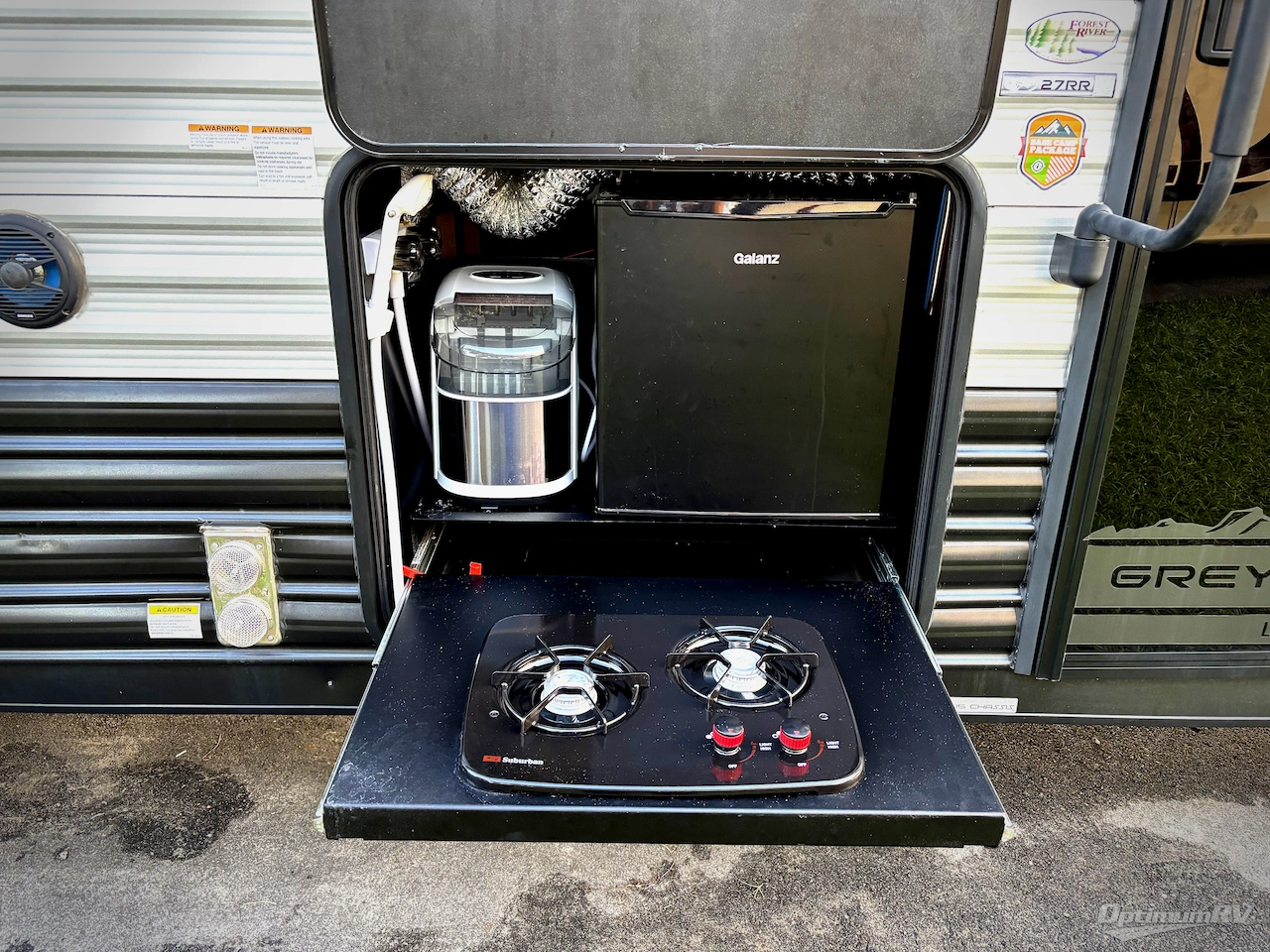 2022 Forest River Cherokee Grey Wolf 27RR Photo 3