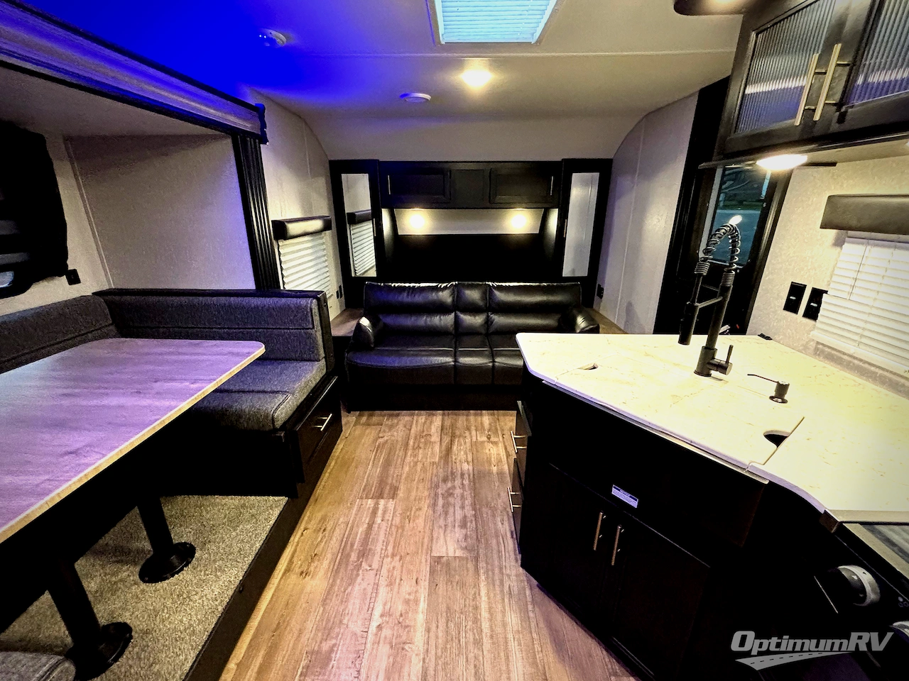 2022 Forest River Cherokee Grey Wolf 27RR Photo 6