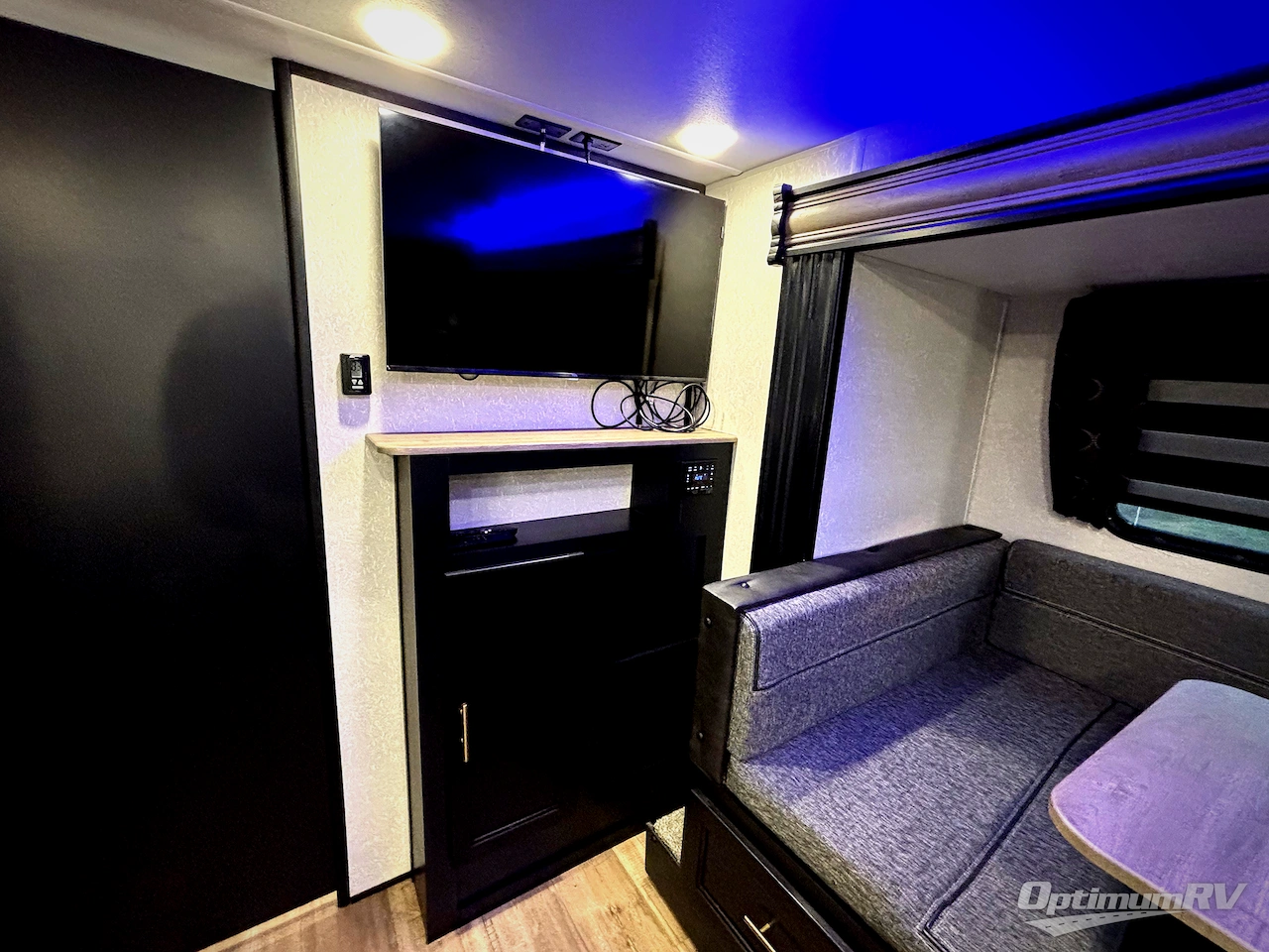 2022 Forest River Cherokee Grey Wolf 27RR Photo 11