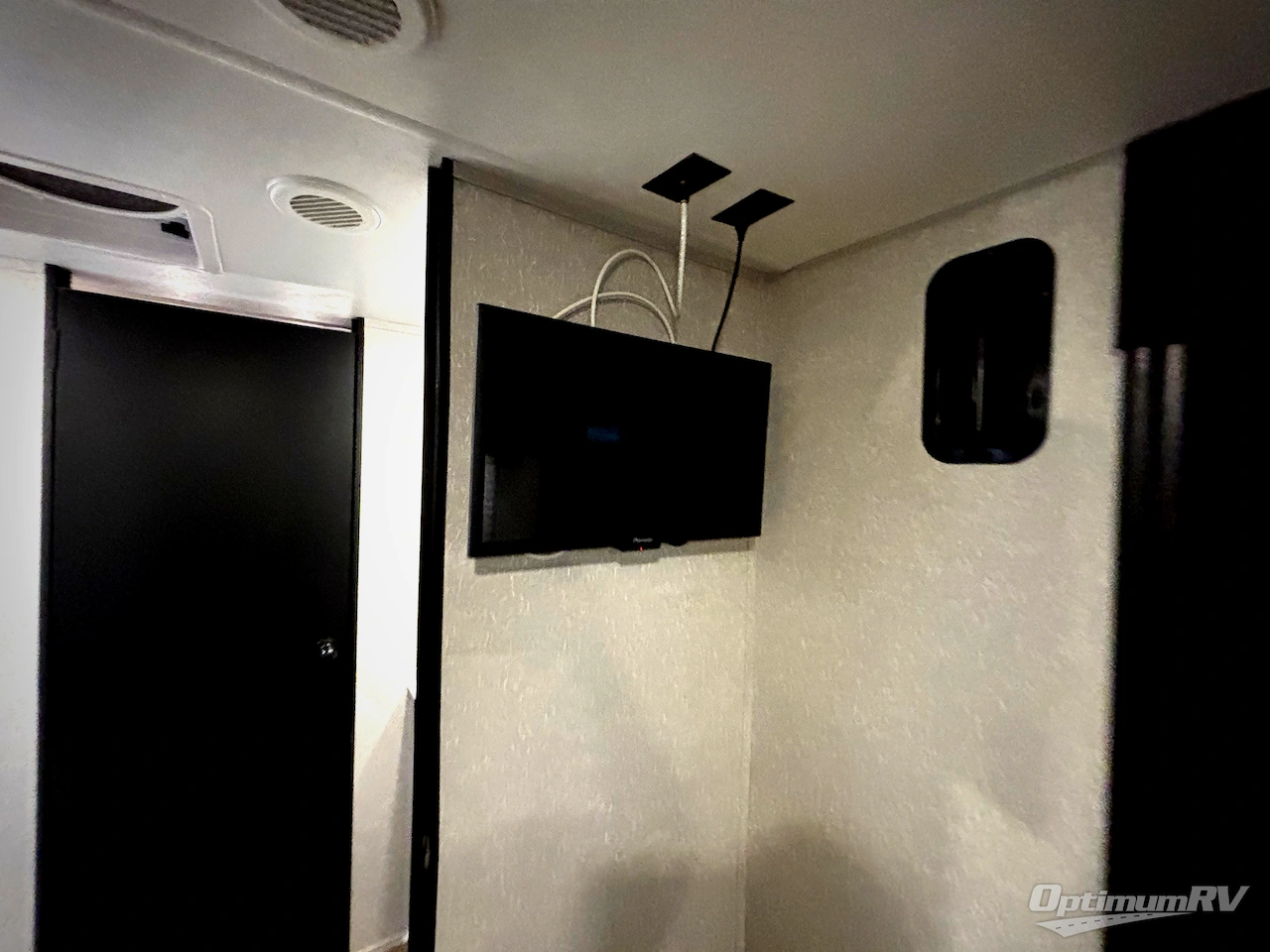 2022 Forest River Cherokee Grey Wolf 27RR Photo 16