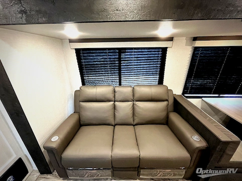 2025 Venture Sienna SA271VBH RV Photo 3
