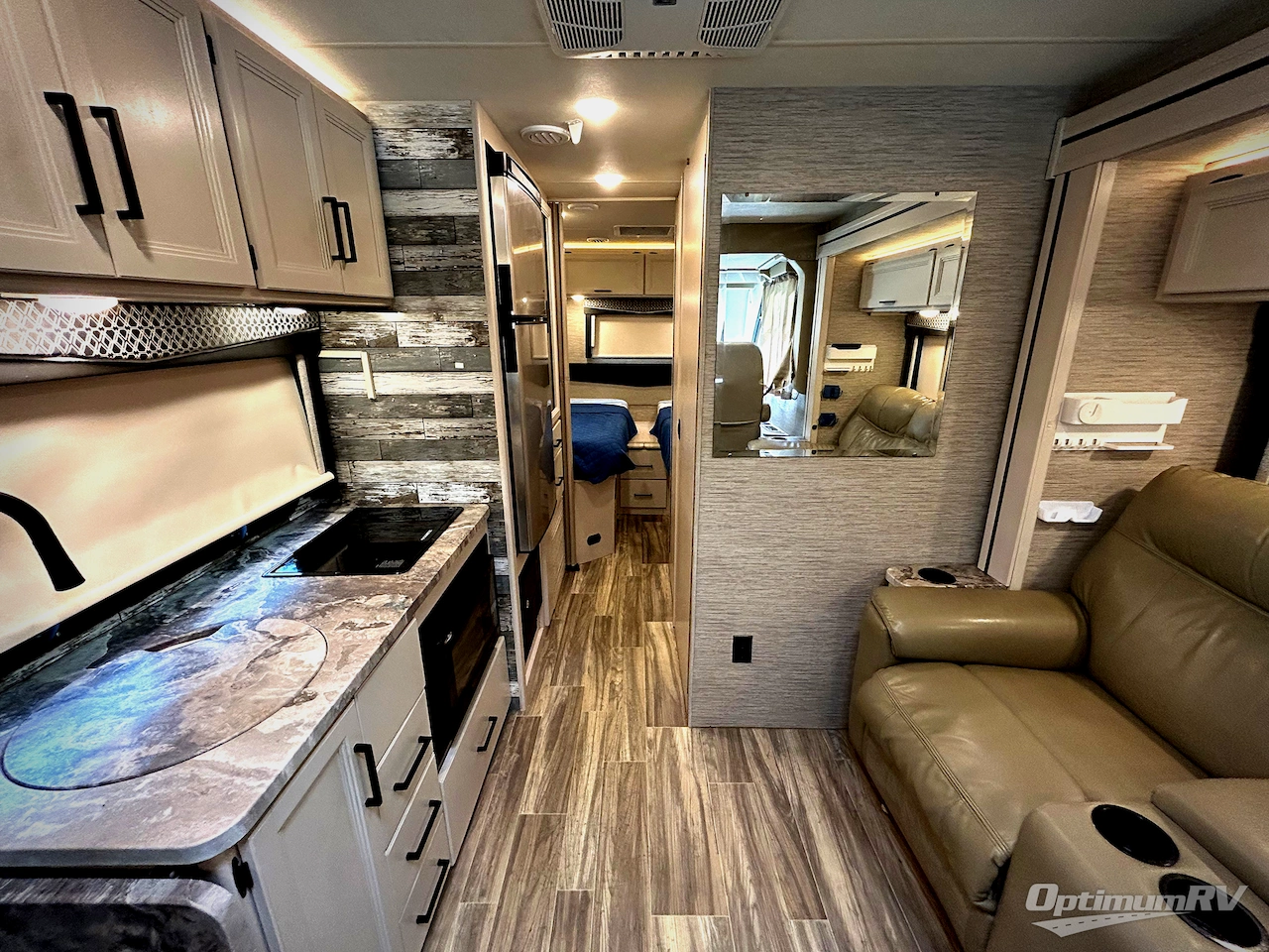 2021 Thor Vegas 24.1 Photo 4