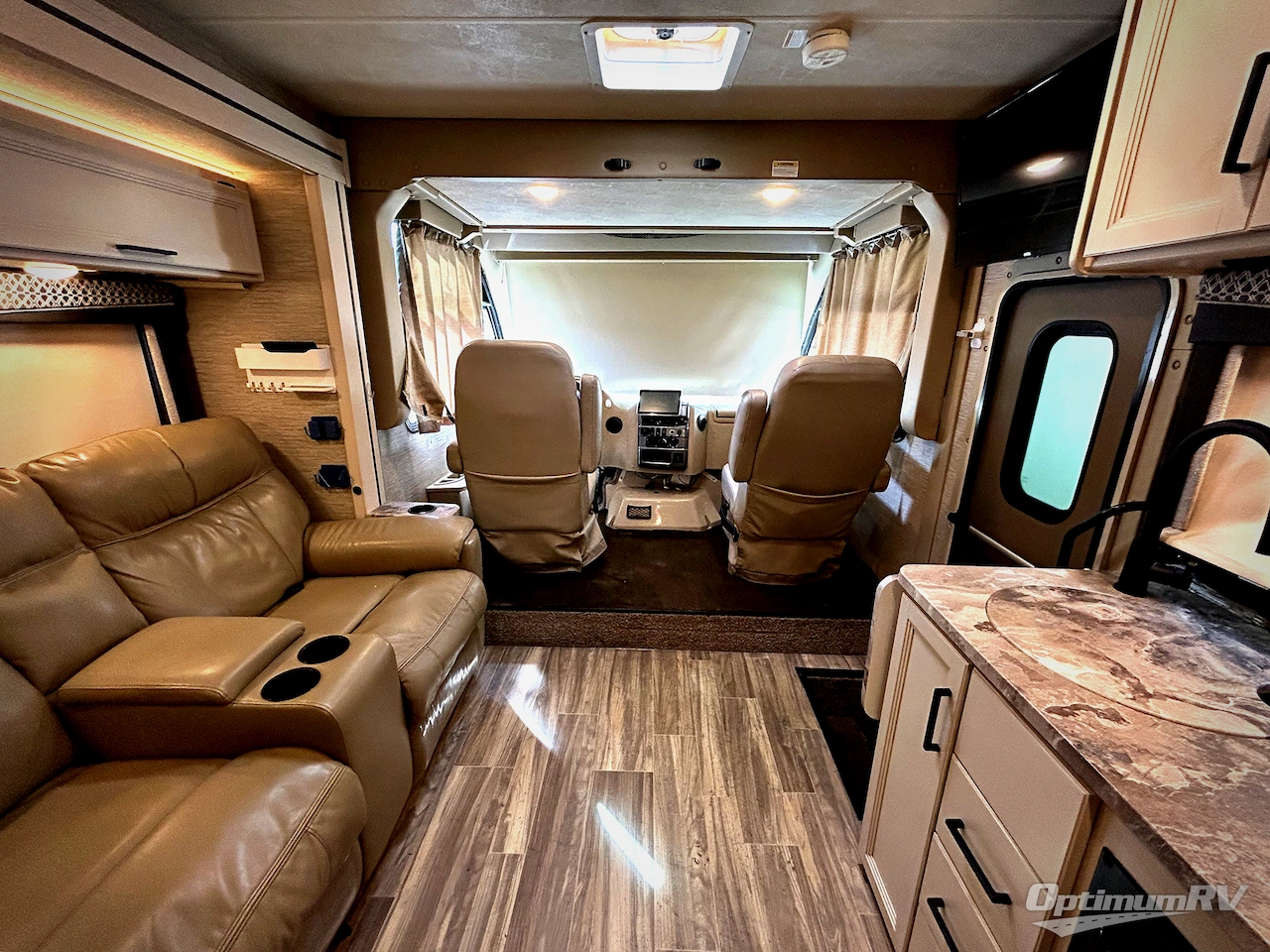 2021 Thor Vegas 24.1 Photo 5