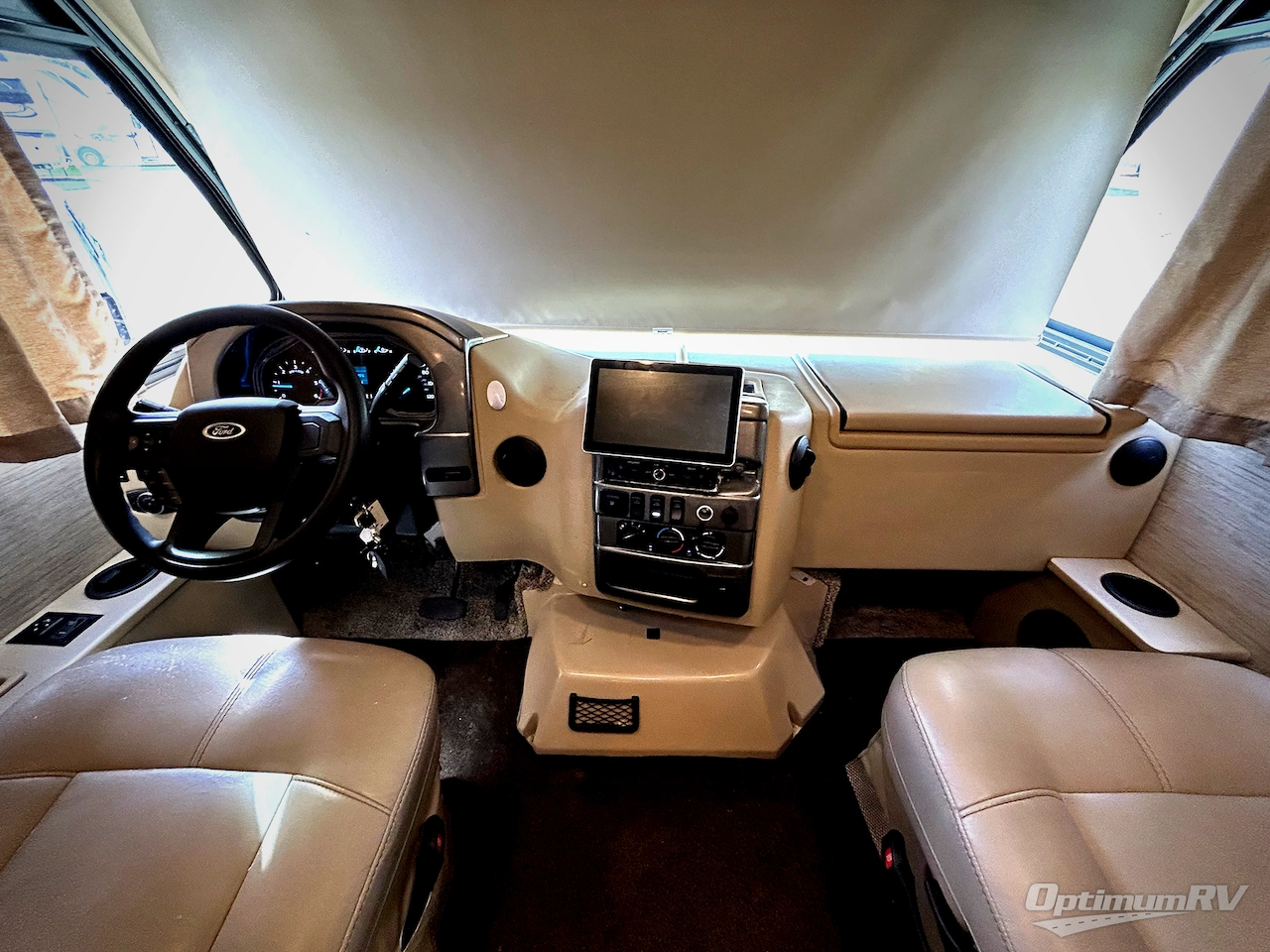 2021 Thor Vegas 24.1 Photo 8