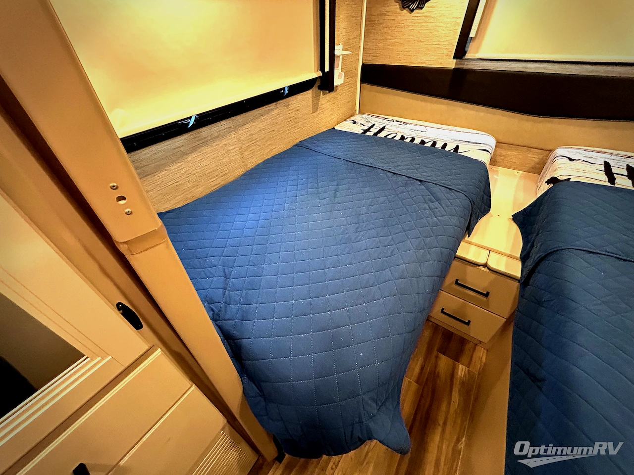 2021 Thor Vegas 24.1 Photo 18