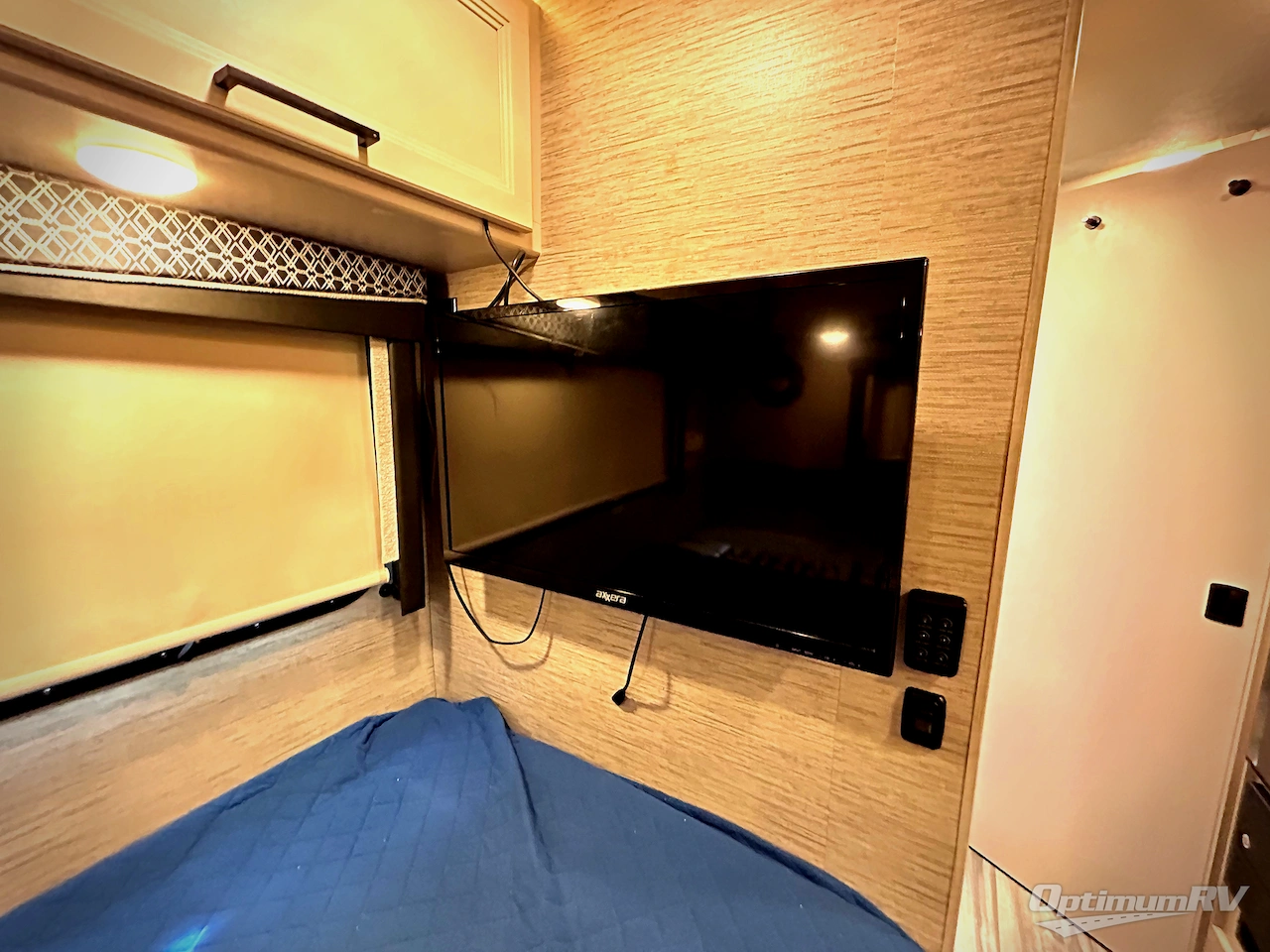 2021 Thor Vegas 24.1 Photo 17